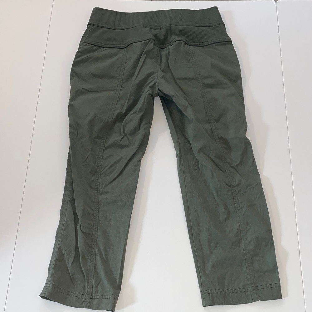 Athleta Women's Green Crop Pant | 2 - Picture 7 of 15
